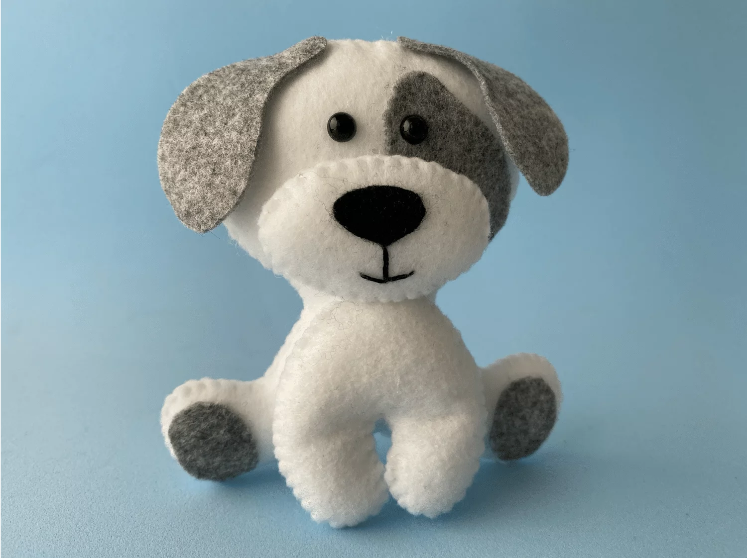 Free pattern and Step by step Tutorial Cute Dog Miss Felt Designs